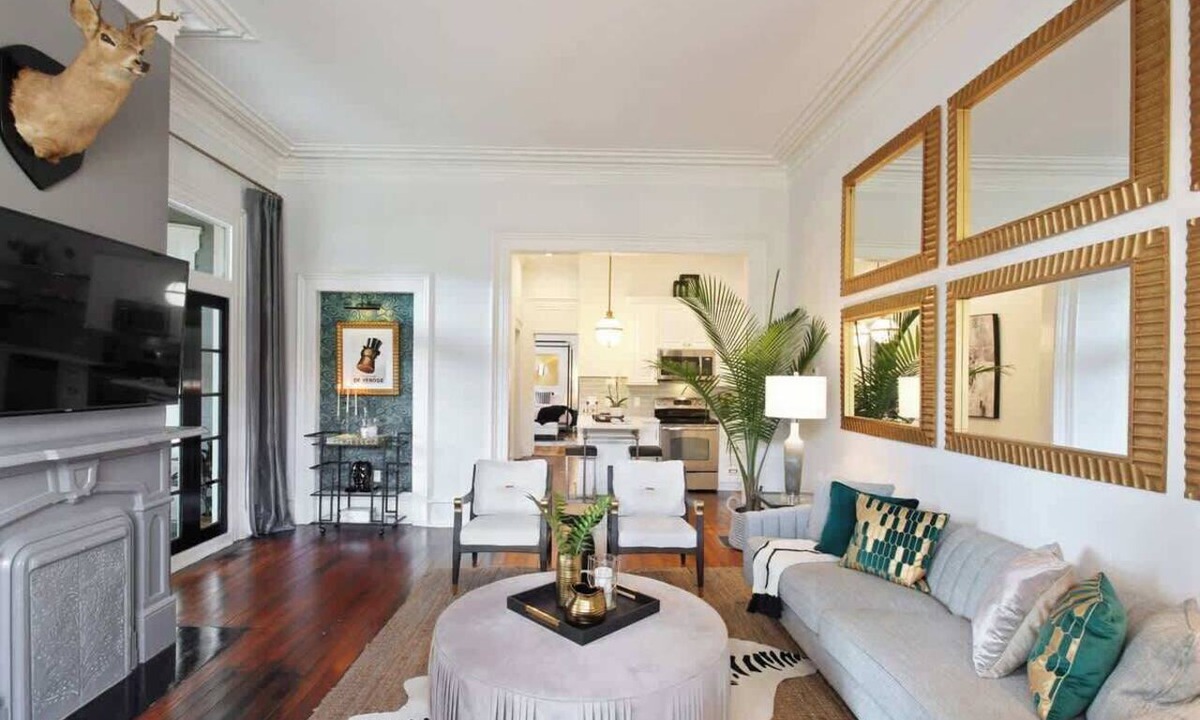 Historic Downtown Savannah Condo | Modern Queen Anne Victorian | Forsyth Park