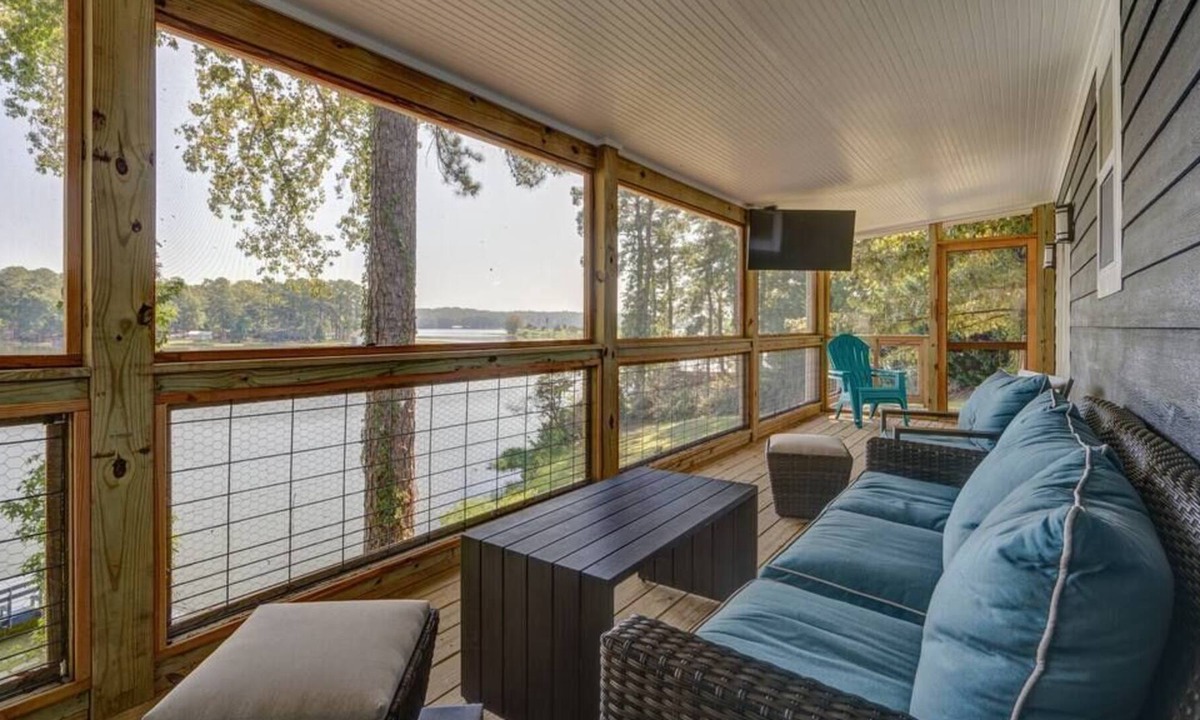 Shelby House | Modern renovated Lake home with awesome GameRoom!