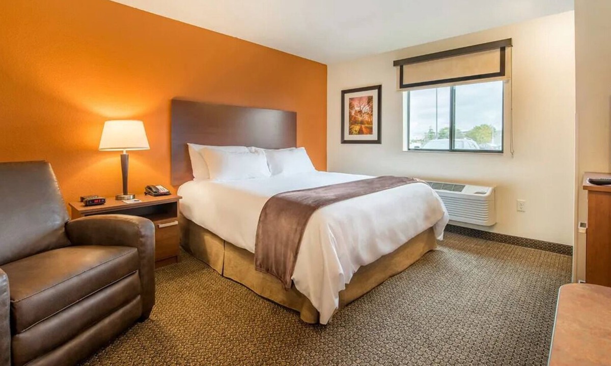 Lithia Springs Hotel | Modern Room w/Kitchen Close to Georgia Dome