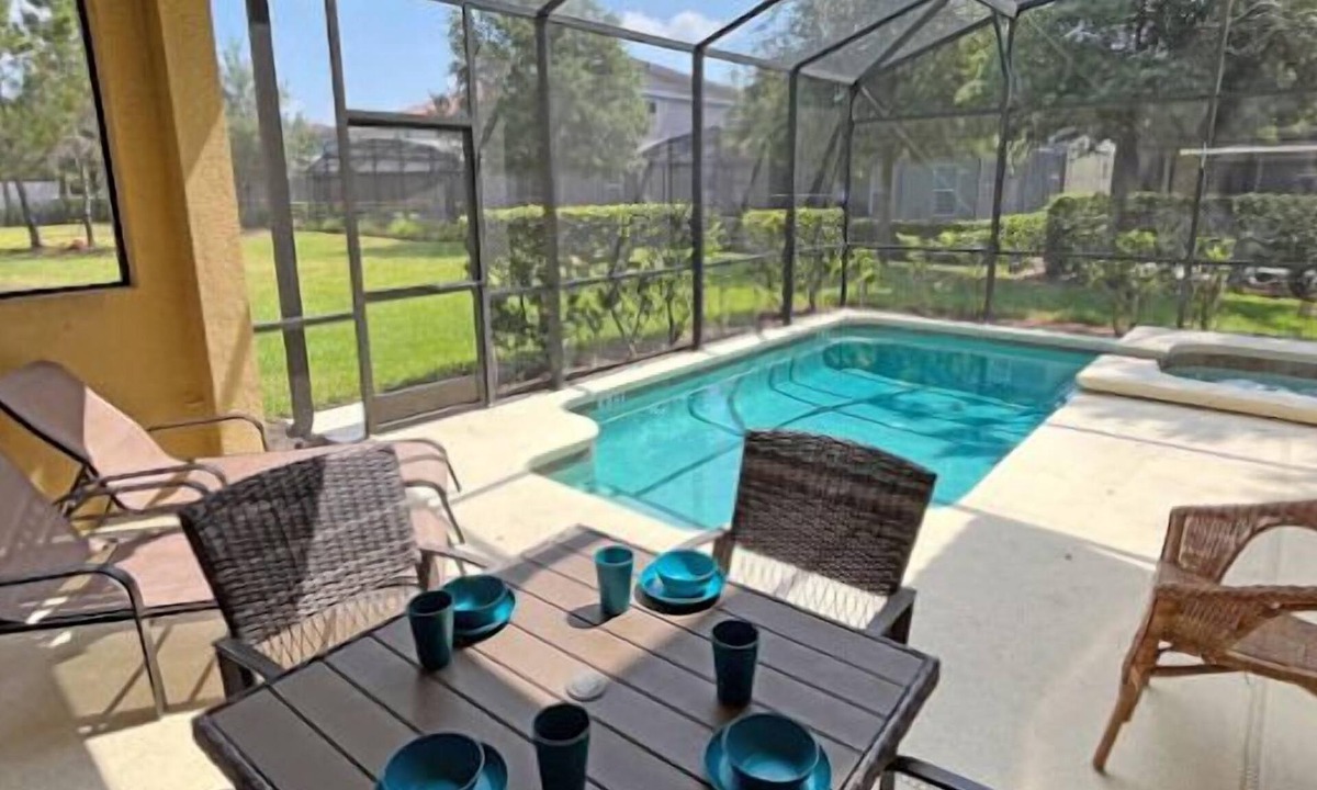 Loughman House | Modern Solterra 5BR Villa w/Private Pool, Spa, Game Room & Resort Amenities