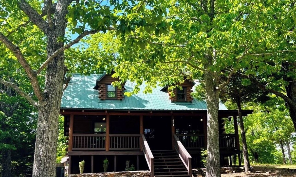 Pine Mountain Cabin | Mountain Love- Close to Mountainside Pool!