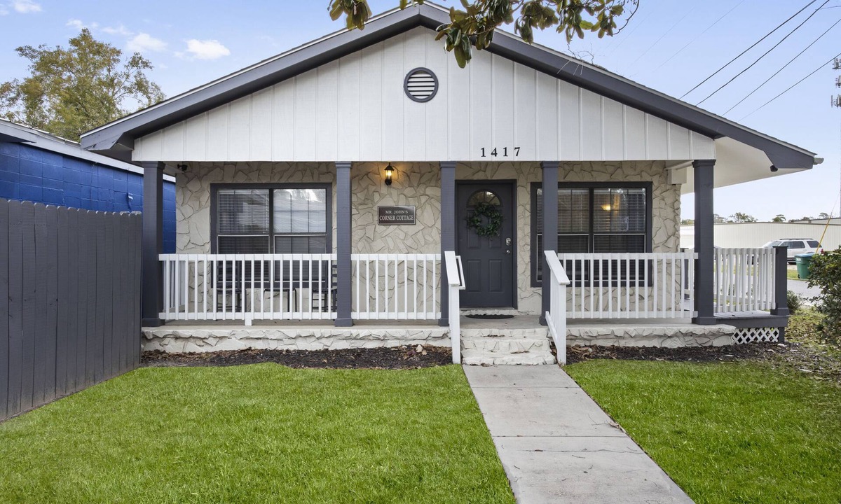 Biloxi Cottage | Mr. John’s Corner Cottage on Government St. in downtown Ocean Springs!