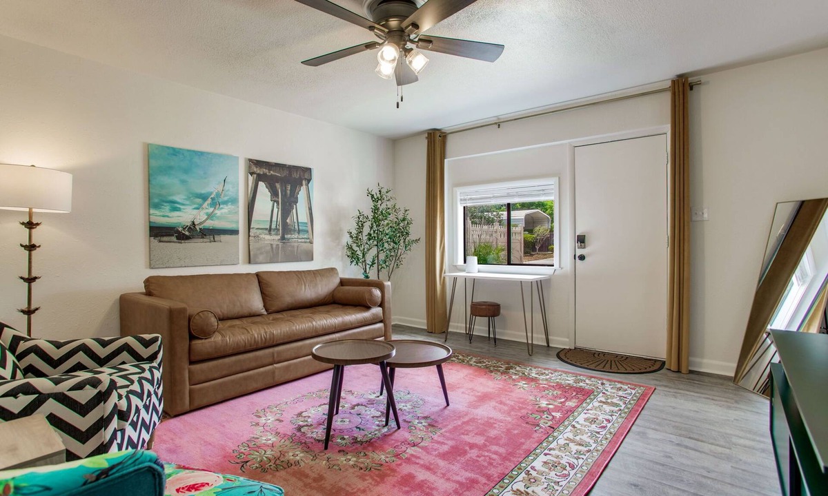 Ono Island House | NAS Pensacola Blue Angels 15 min to Beach Family Friendly