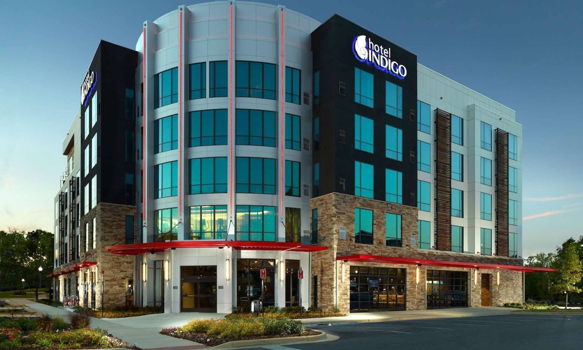 Tuscaloosa Hotel | Near The University of Alabama + Restaurant & Bar
