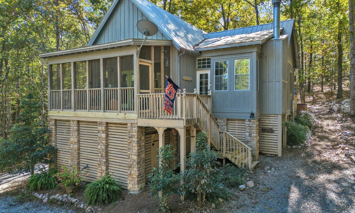 Dadeville Cabin | New! 2 bedroom/2 bath water access cabin at Lake Martin! Sleeps 8!