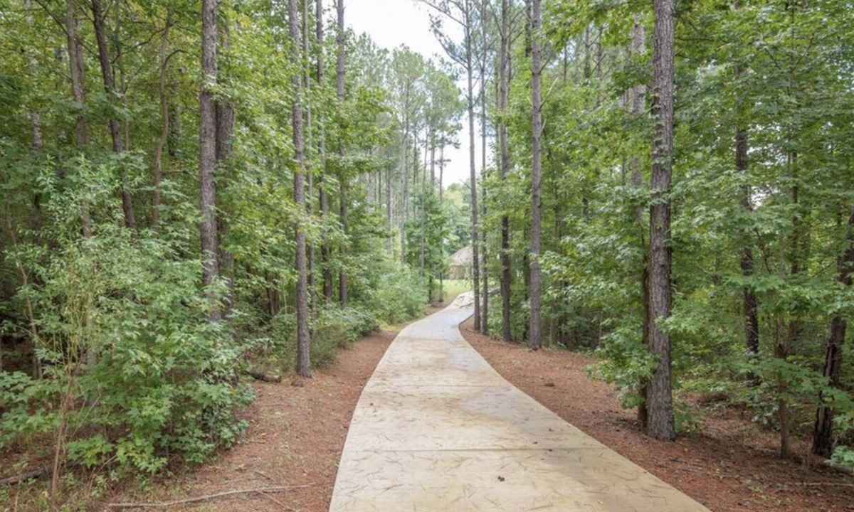 Northport House | NEW All Seasons U of Alabama Lakefront Tuscaloosa | Host Featured on HGTV