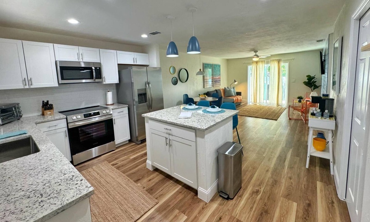 Port Orange House | NEW Amazing Sunshine-Up 6 Guests-Private Backyard