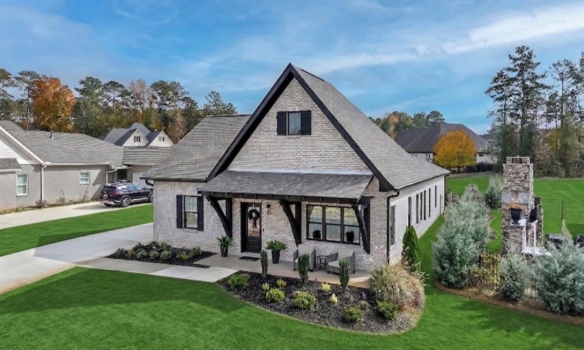 Auburn House | New Gameday Getaway AU Club Home: 3BR + Outdoor Living