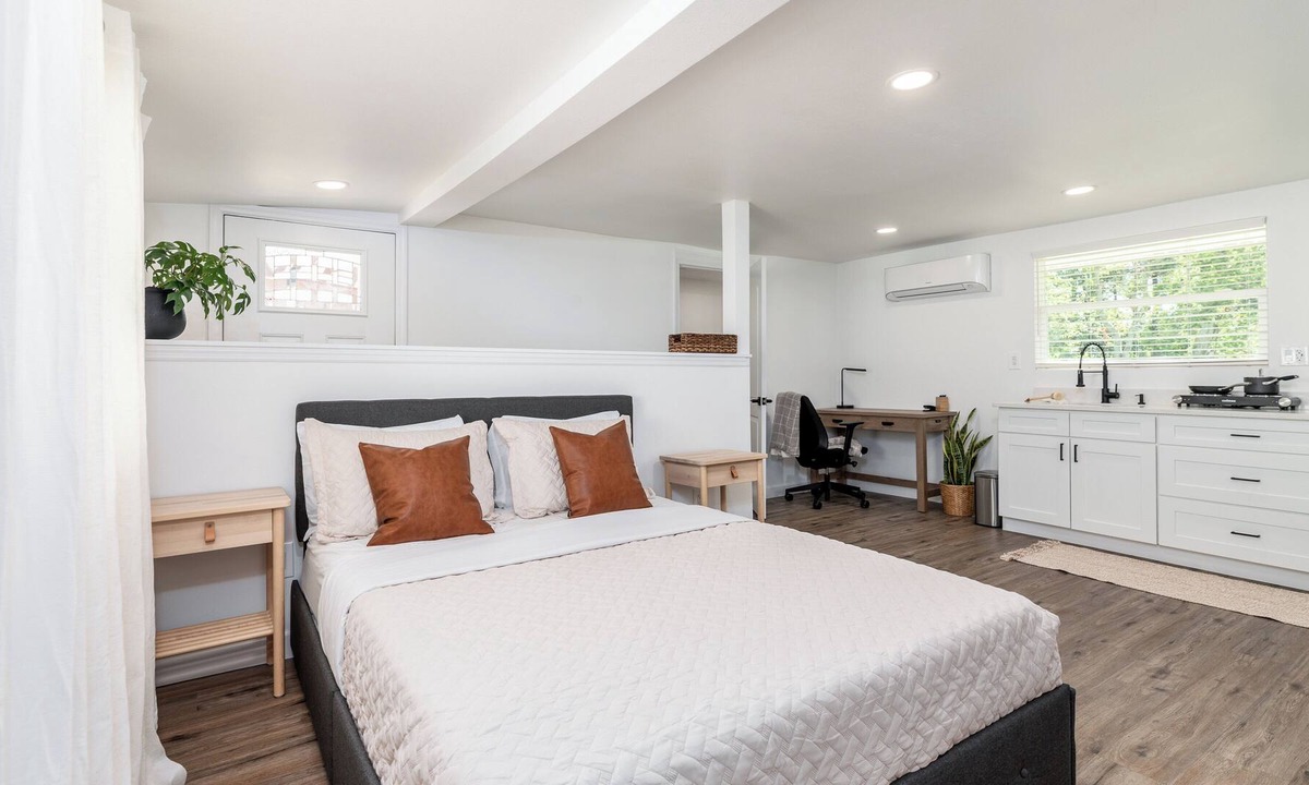 Sandalwood Apartment | NEW Guesthouse + Serene Pergola