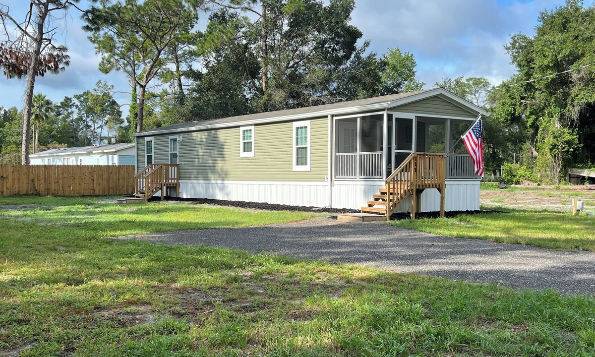 Satsuma House | New Home. Perfect for Travelers, Snow-Birds, Bikers, Boaters & Fishermen.