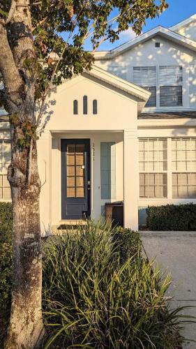 Windsor Hills House | New Luxury Disney Townhome at Windsor Hills Resort, 3BED 3BATH, Private Pool Parking WiFi Included