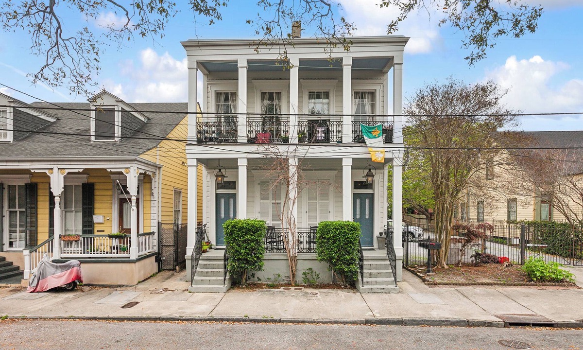 Lower Garden District Condo | New Orleans charm, gated parking!