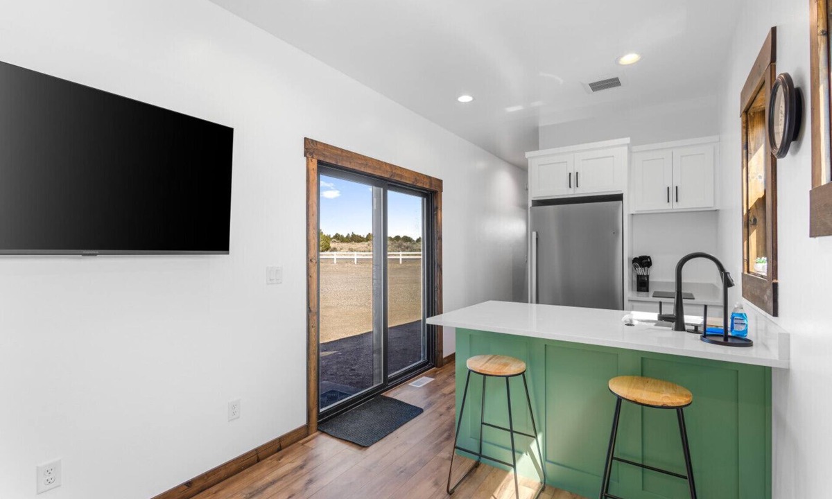 St. Anthony House | NEW Tiny Home with Loft Near Yellowstone