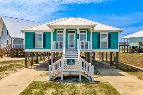 Silver Cay House | Newly remodeled bay view home with high-speed WiFi central AC and gas grill