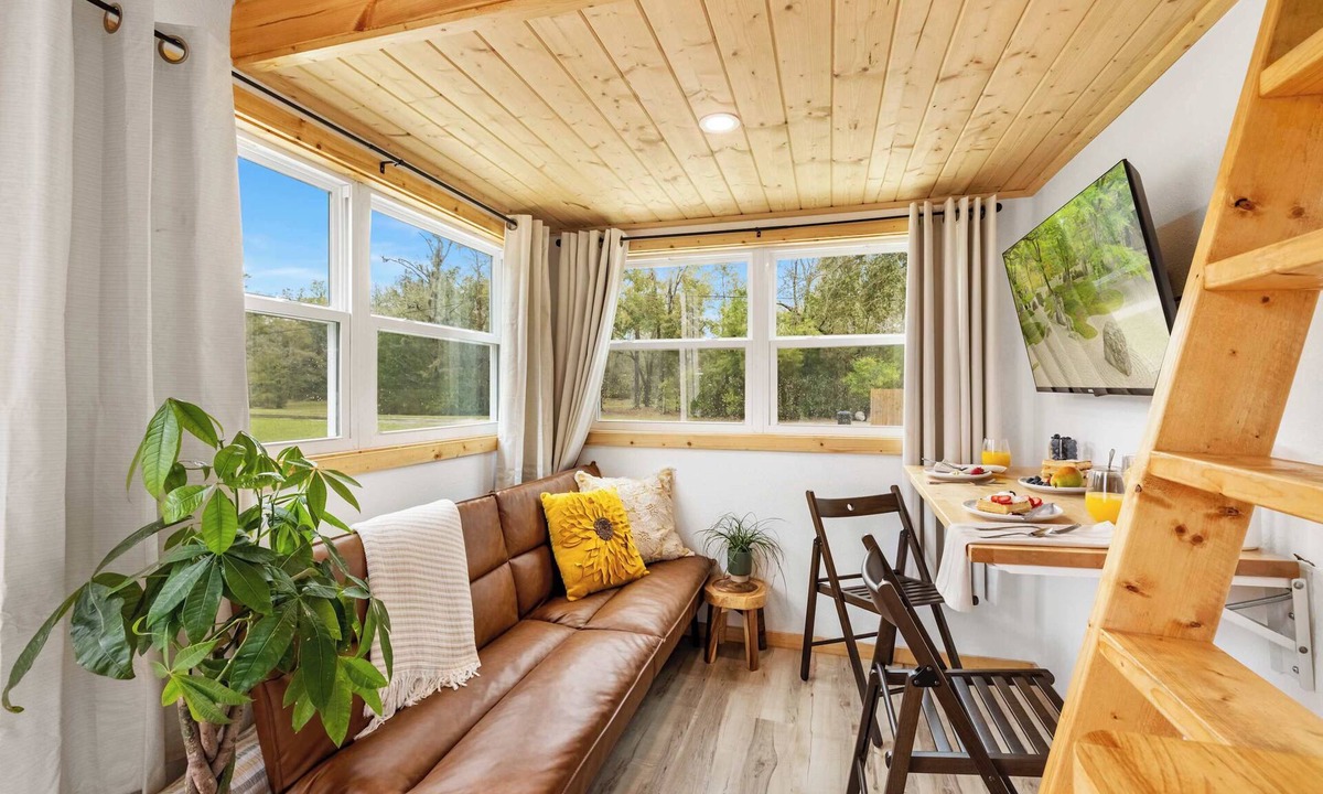 Lake City Cabin | Nook at the Springs | Tiny Home Full Kitchen