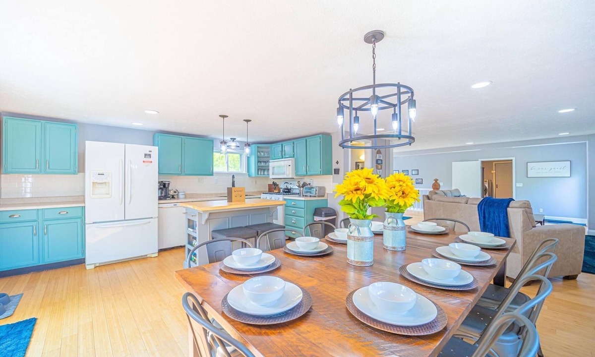 East Jordan House | North Retreat Oasis-Hot Tub●Dogs Ok●Boyne●Petoskey●Charlevoix●Skiing