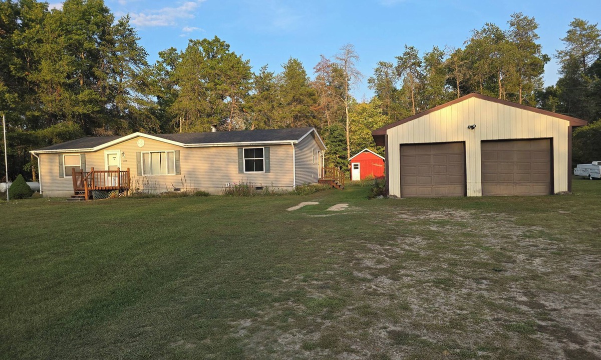 Luther House | Northern Nature Nest 3/Bed 2/Bath Pet Friendly, Trail Access-Luther, MI