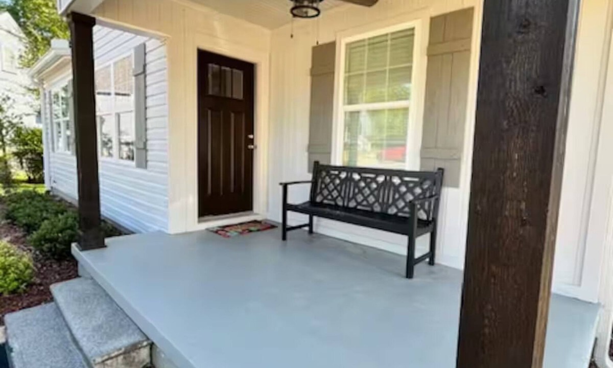 Northport House | Northport Retreat is convenient, quiet, and roomy