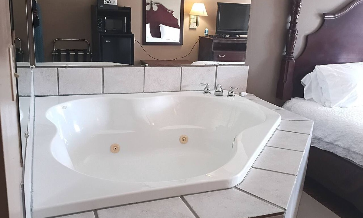 Durant Hotel | Oak Tree Inn