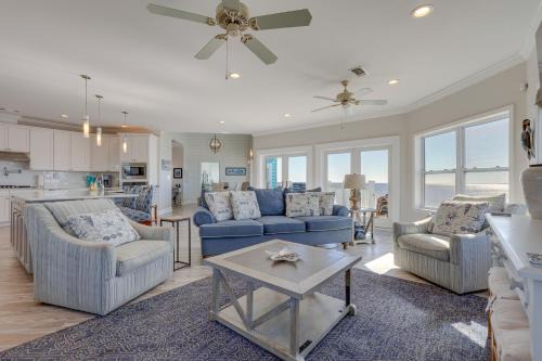 Ocean Springs House | Ocean Springs 'Magnolia Beach House' on Pvt Beach!