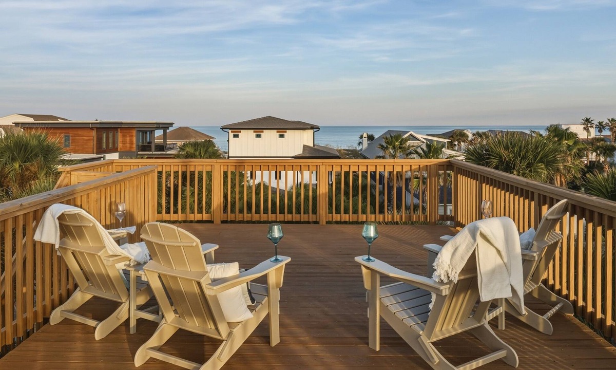 Jacksonville Beach House | Oceanview Rooftop Retreat | Steps from the Beach