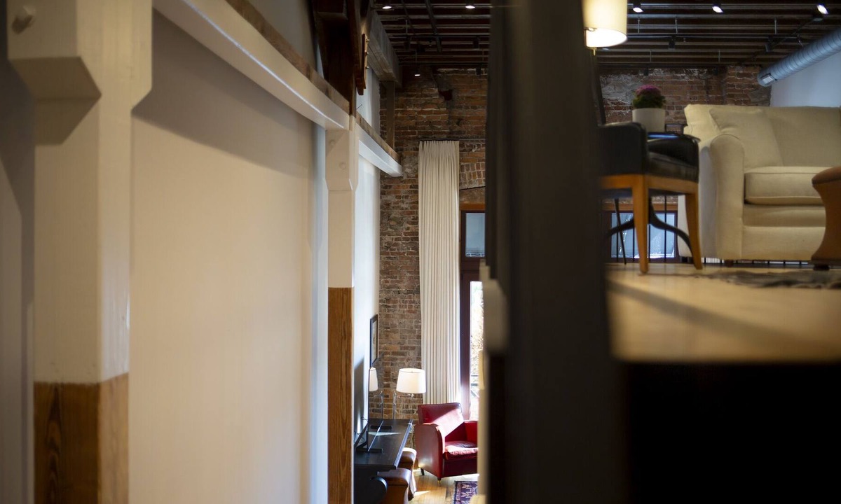 Brunswick Apartment | Oglethorpe Loft - Charming and warm