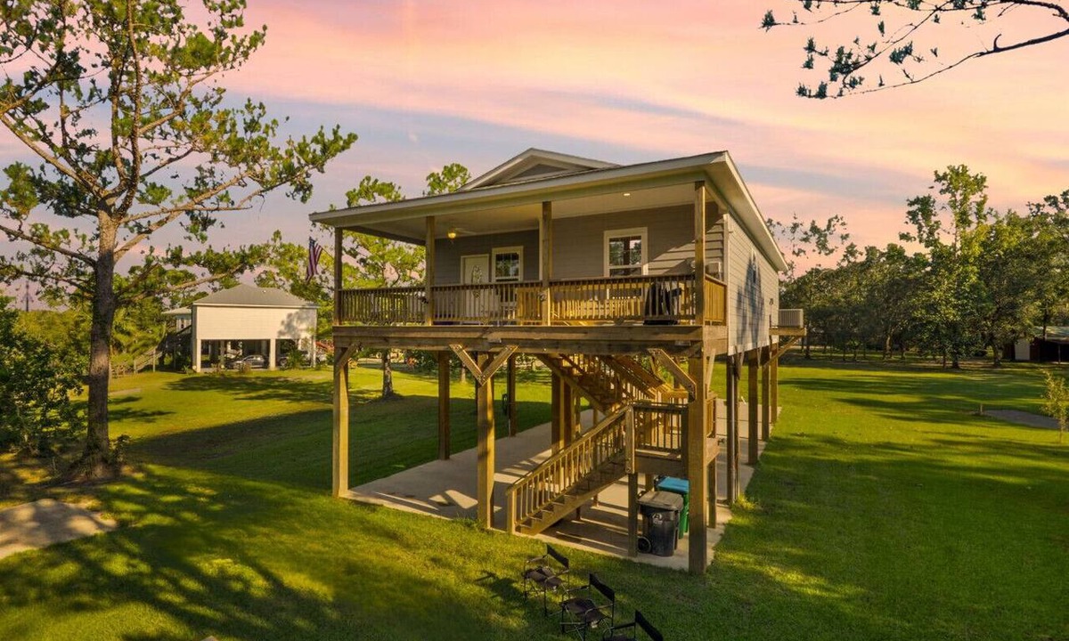 Gulfport House | On the Biloxi River | Private Dock + Boat Launch + Kayaks