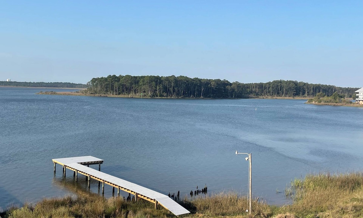 Gulf Shores Cottage | Oyster Bay Retreat -50' Waterfront with Pier.