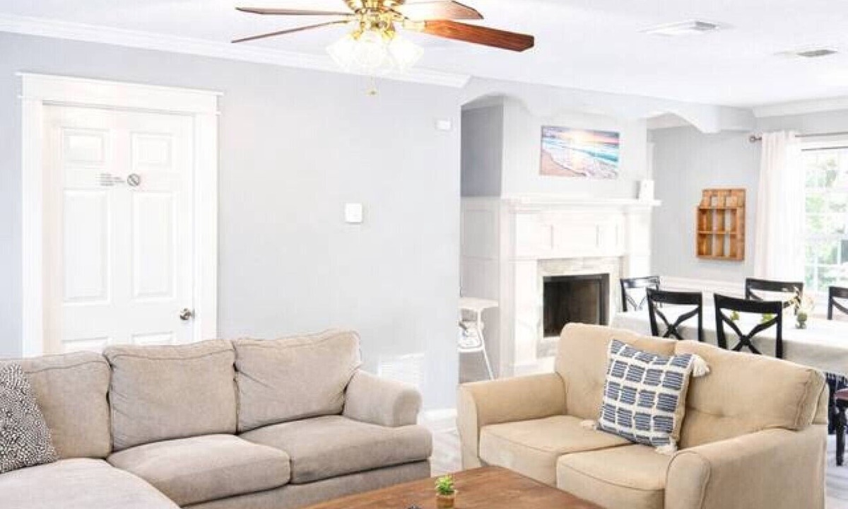 Sandalwood House | Palm Paradise hideaway in Jacksonville