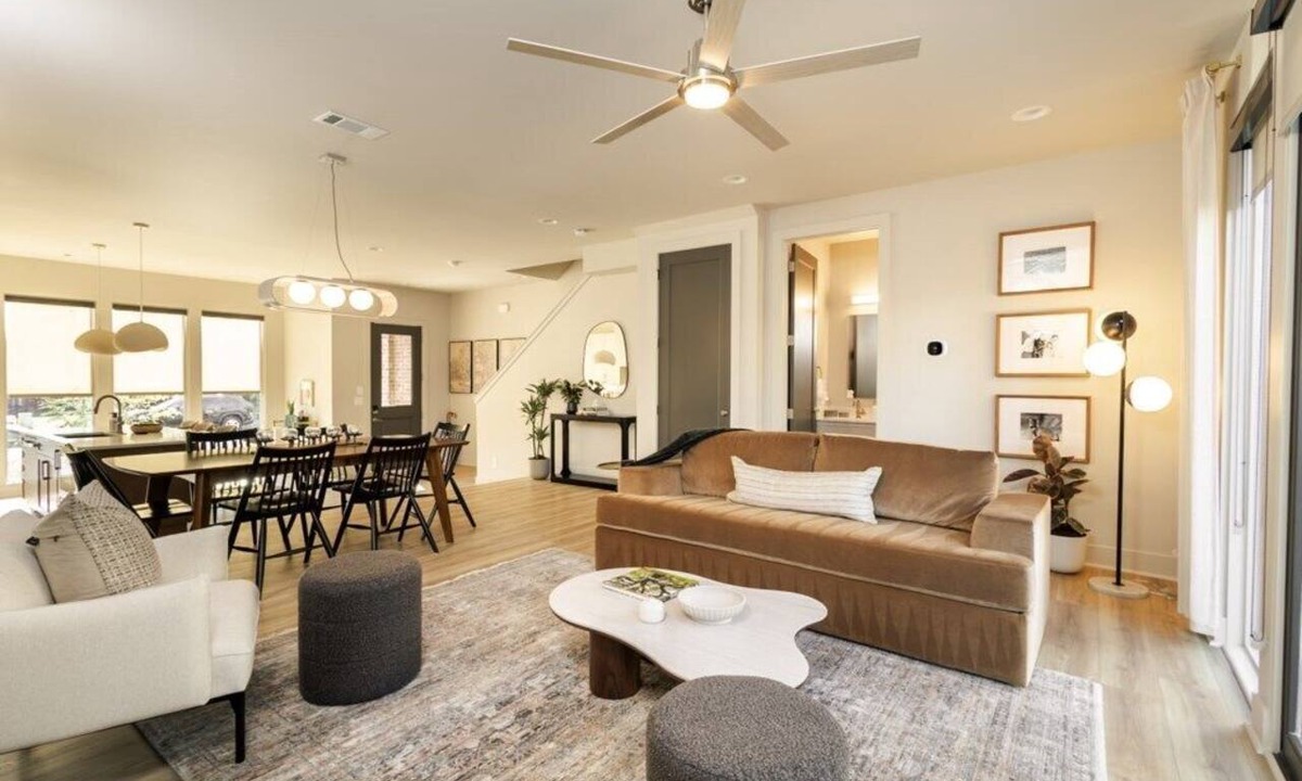 Historic Edgefield House | Parent Unit 3 & 4 | 2 Units | 8 Kings + 8 Baths