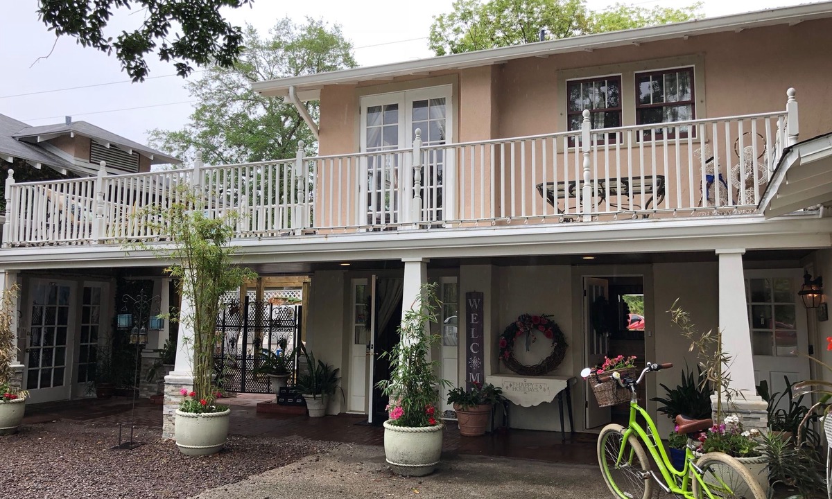 Sanford Hotel | Park Place Inn and Cottages