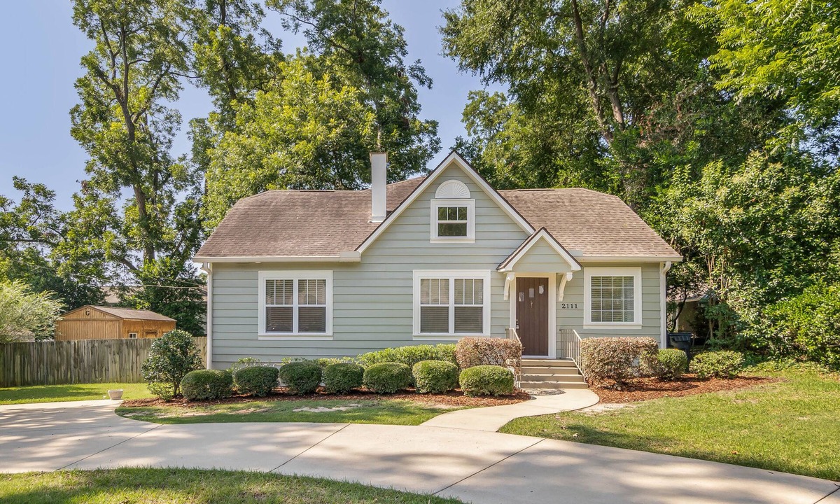 Tuscaloosa House | Park Street Dream in Downtown Northport, 2.5 miles from U of A Stadium