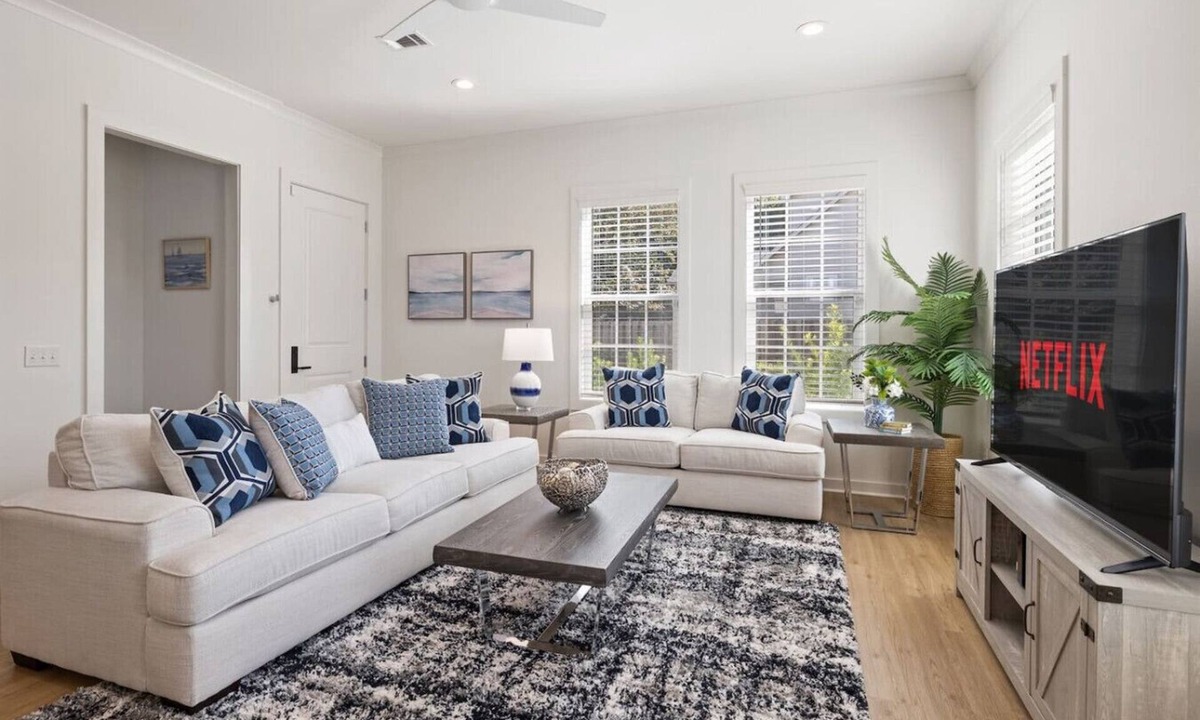 Pass Christian Villa | Pass Christian 3BR Townhome - Pool - Sleeps 6