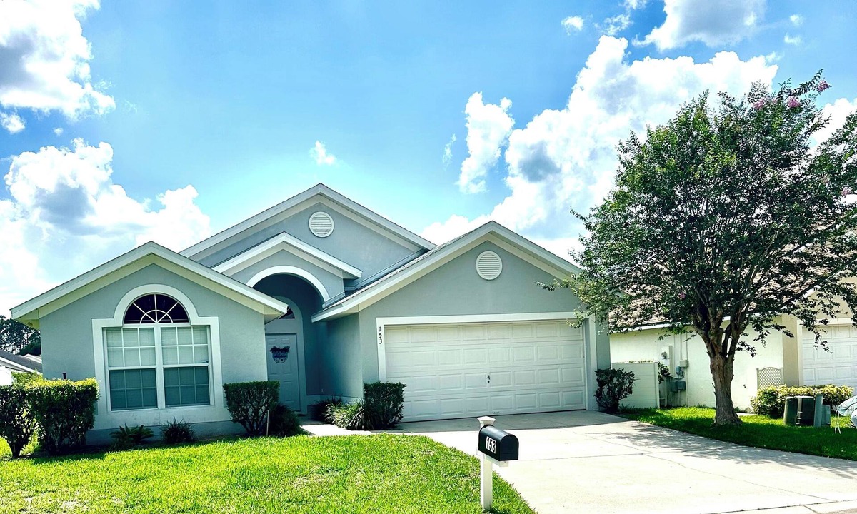 Florida Pines House | Peaceful 4 Bedroom with Pool Home in Davenport Near Disney