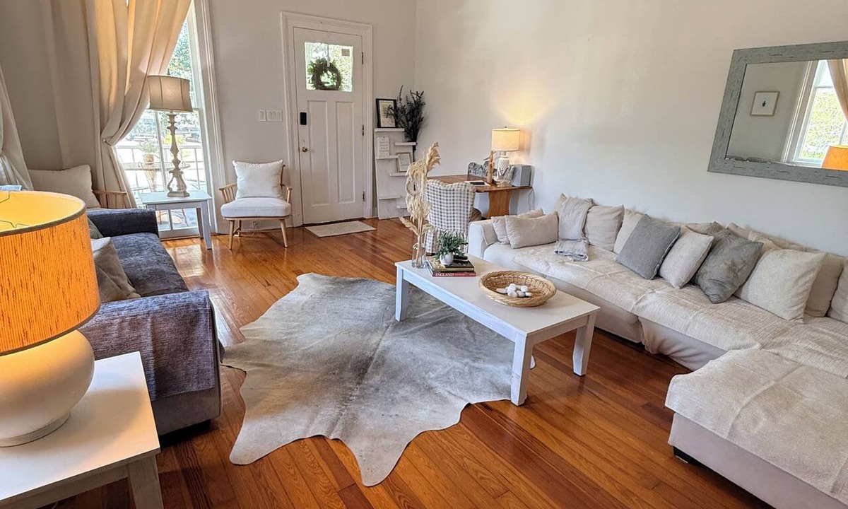 Chalmette House | Peaceful cottage tucked away minutes from the French Quarter in New Orleans.