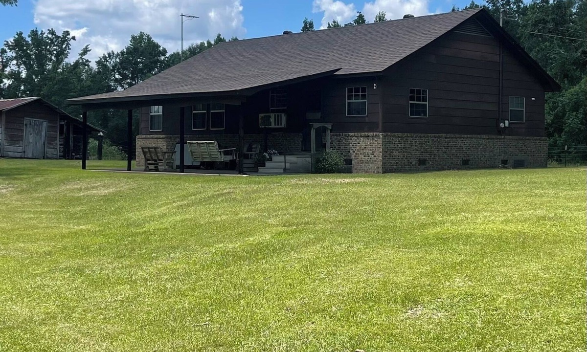Moss House | Peaceful Farmhouse Retreat — Near Sportsplex & Downtown Laurel