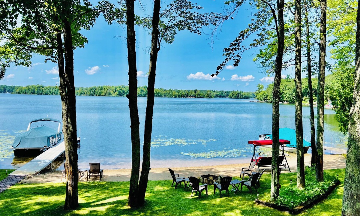 Traverse City House | Peaceful Traverse City Lake Front w/Fireplace, Sauna, & Kayaks, Pontoon Avail.