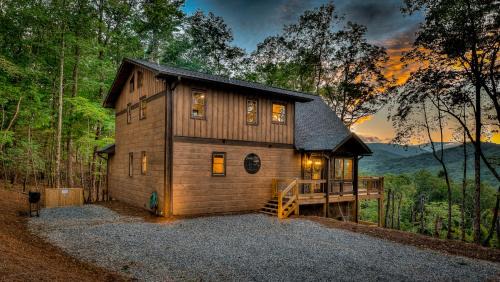Cherry Log House | Peachy Keen