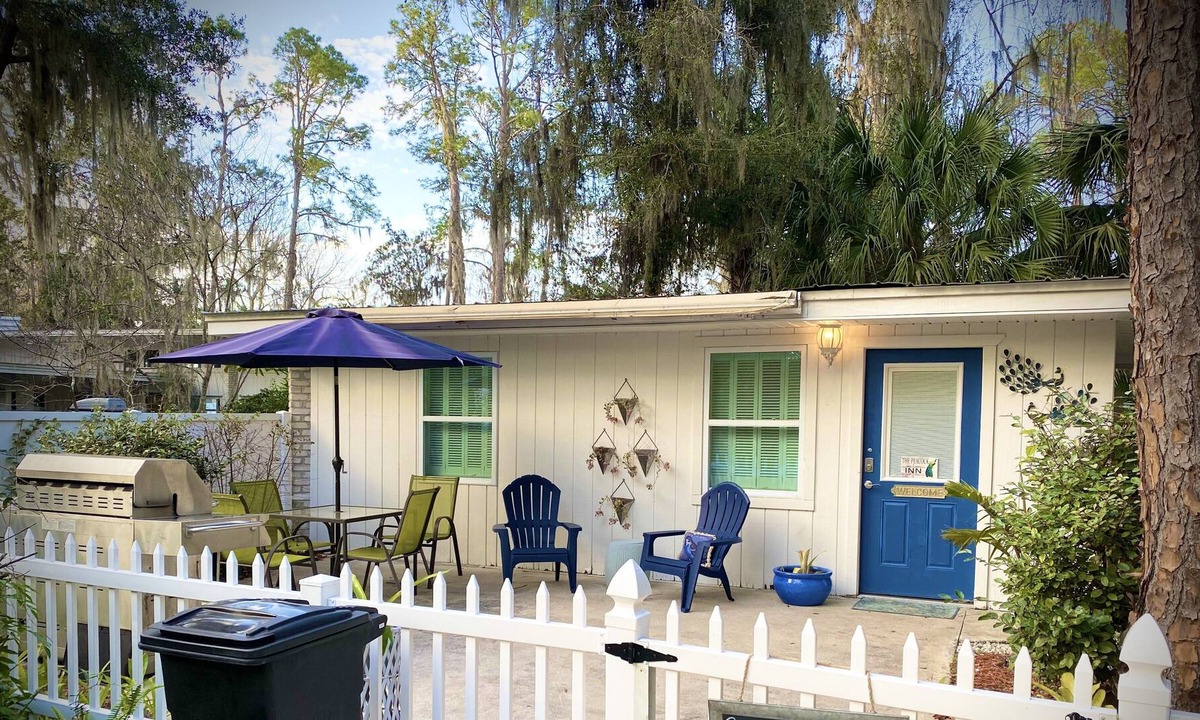 Palatka Cottage | Peacock Cottage Palatka