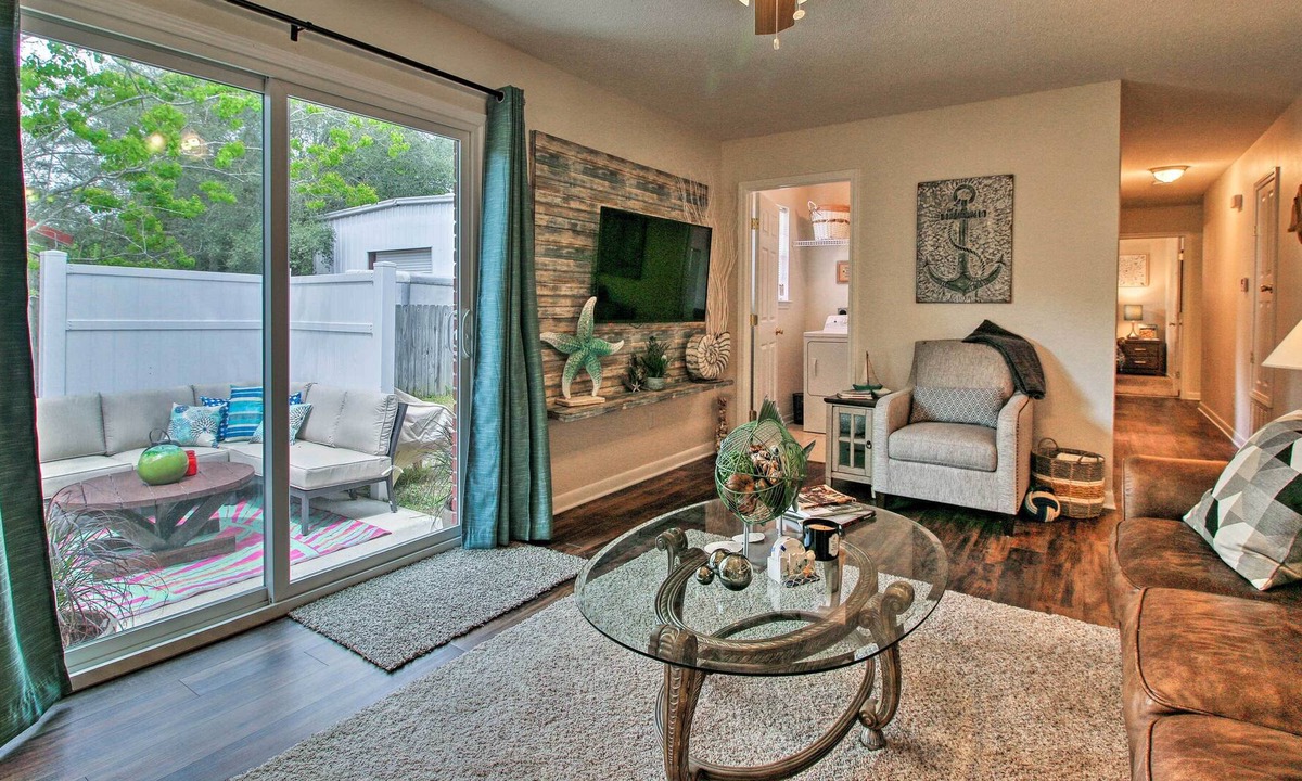 Ono Island House | Pensacola Home w/ Furnished Patio ~ 1 Mi to Bay!