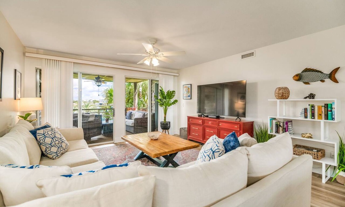 Ono Island Condo | Perdido Key Waterfront - Needle Rush Point- Private Beach - 2 Pools - Flora-Bama