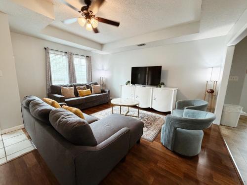 Hahira House | Perfect I-75 Stop 3BR2BA, Near VSU & Moody AFB