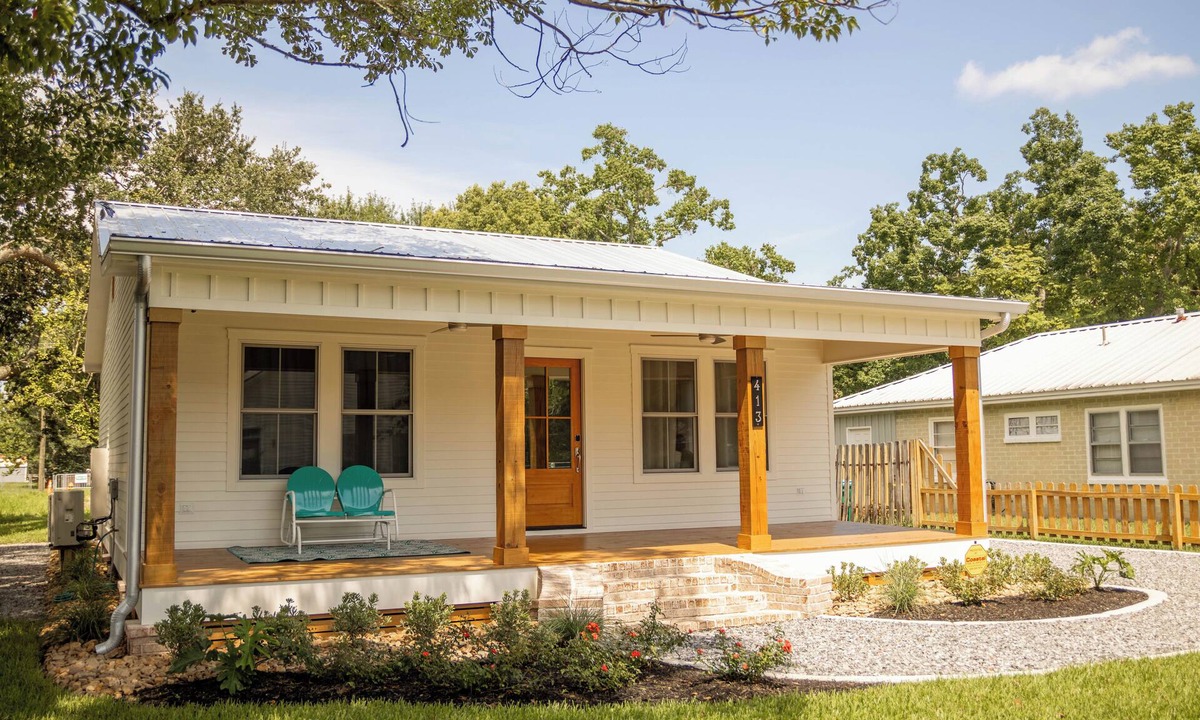 Biloxi House | Perfect location in Ocean Springs! Walk to downtown & beach! Mother's Place