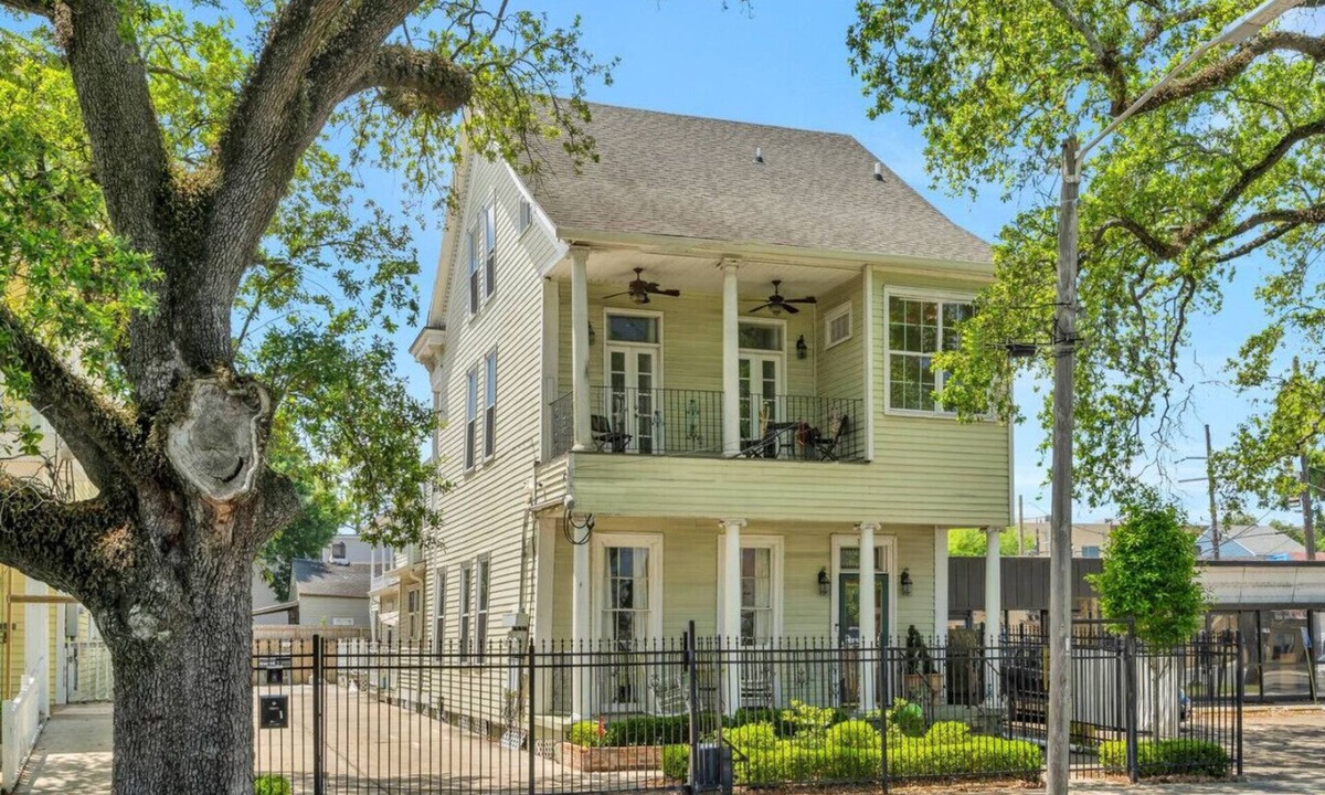 Milan House | Pet-Friendly | 2 Porches, 2 Blocks to Streetcar