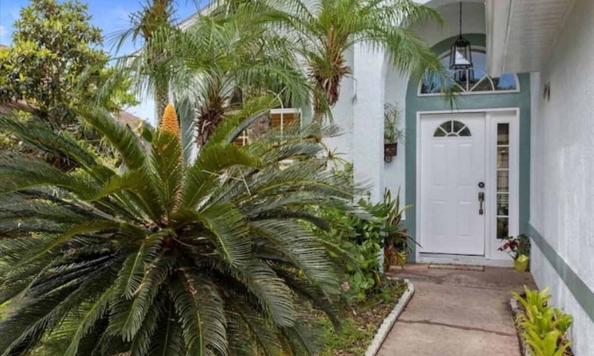Chuluota House | Pet Friendly!✰ Charming home with big patio!