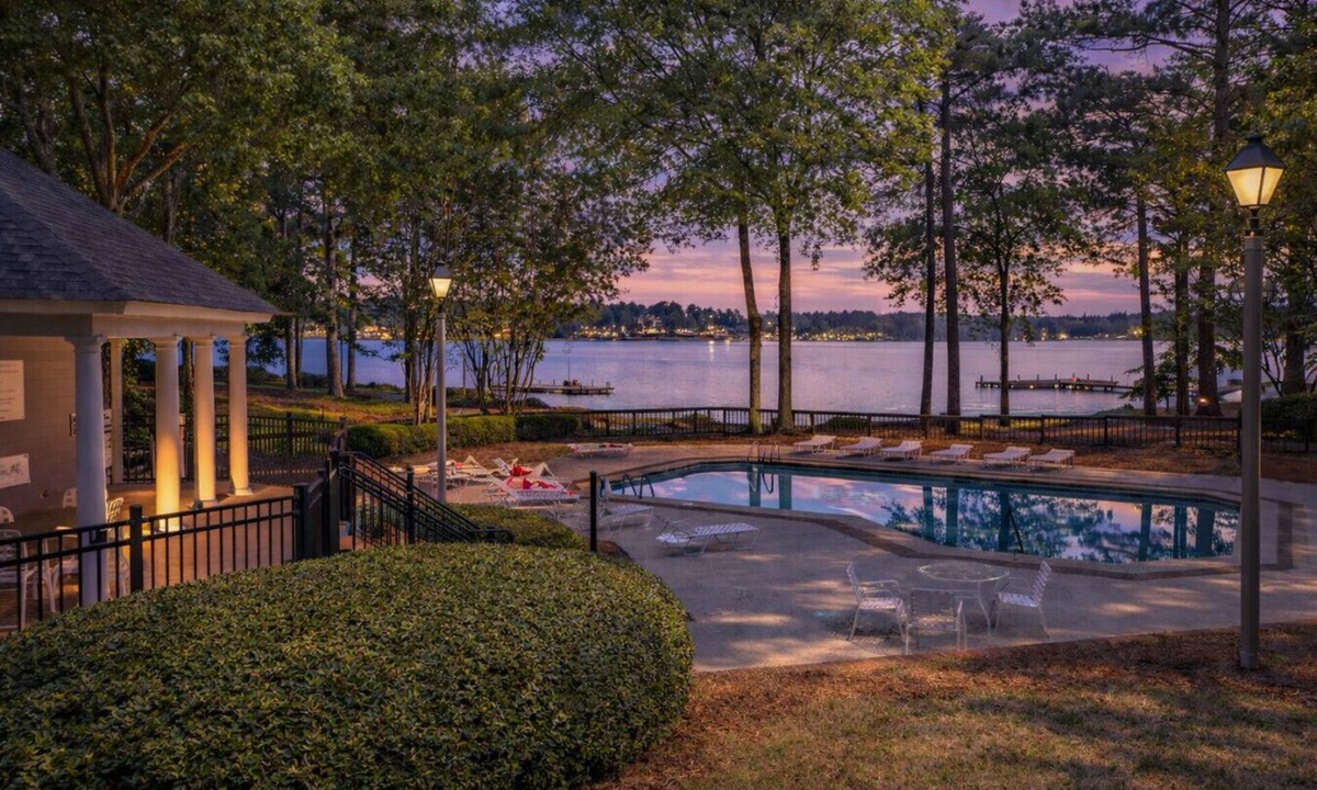 Eatonton House | Pet Friendly in Great Waters, Docks, Tennis, Pool