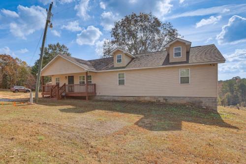 Boligee House | Pets Welcome! Spacious Boligee Home w/Yard