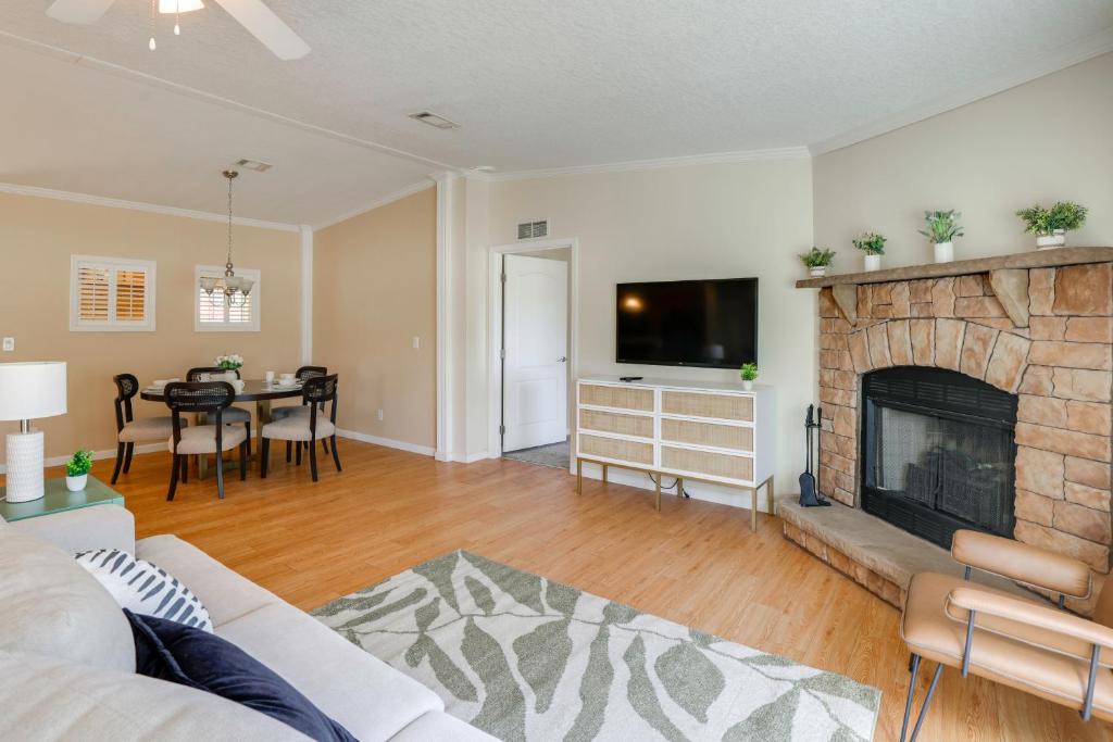 Plymouth House | Pool Access! Spacious Home Near Wekiwa Springs