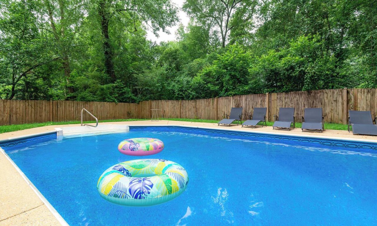 Columbus House | Pool, Fenced Yard, & Patio! Ventura Vista Retreat