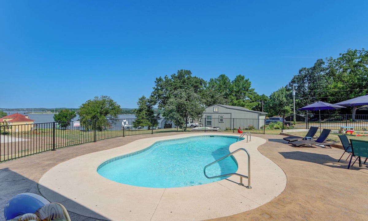 Grove House | Pool & Outdoor Kitchen: Grand Lake Getaway!